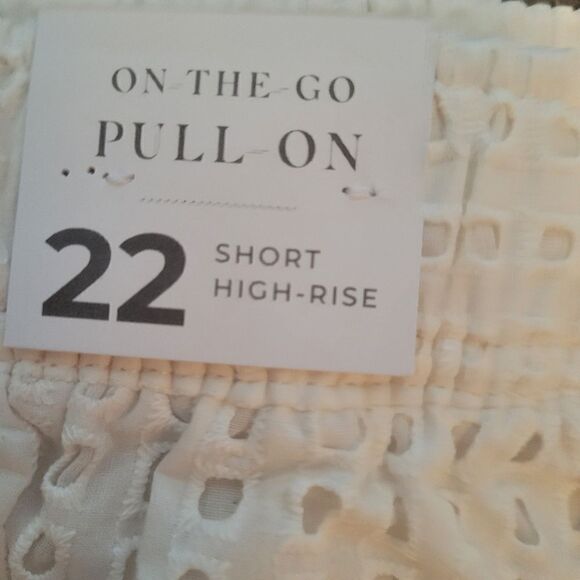 Lane Bryant White Eyelet High Rise 100 Cotton Denim Pull on Shorts Pockets Sz 22 - Picture 5 of 8